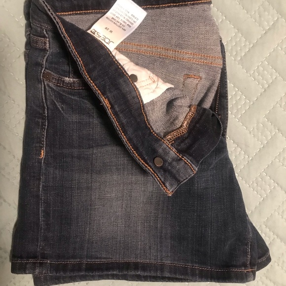 Joe’s Jean Shorts - Picture 4 of 5